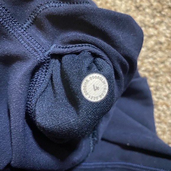 Lululemon align shorts size 4 - Picture 2 of 4